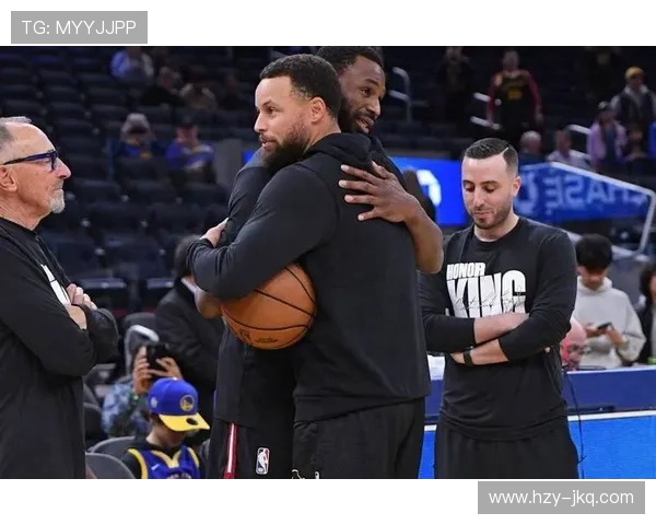 库里复出砍29分兄弟同场难挡失利